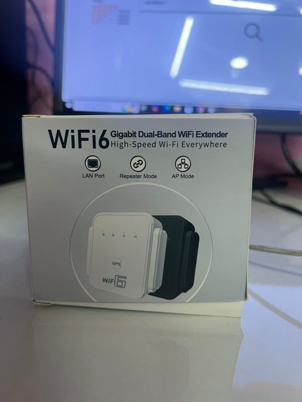 WIFI 6 gigabit dual band wifi extender high speed wifi everwhere